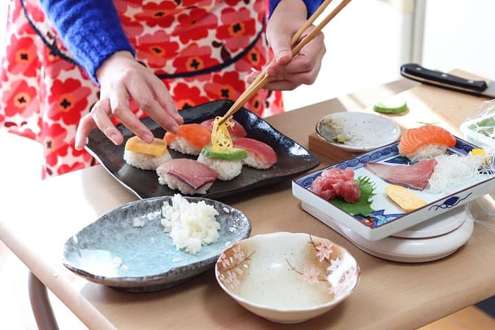 Private Kyoto Sushi Cooking Class & Tea Ceremony with Emika — photo 2