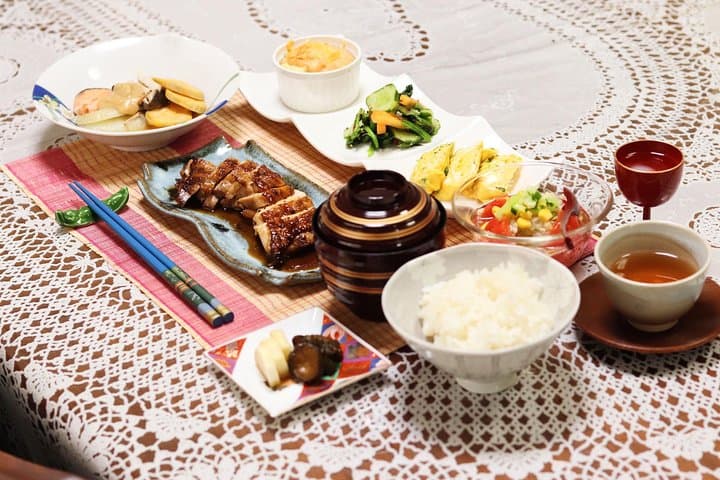 Private Home-Style Cooking Class in Osaka with Local Mom Yoshiko — photo 4