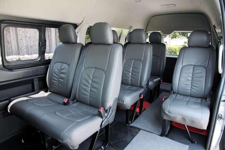 Hokkaido Private Car Service – Toyota Hiace with Driver — photo 2