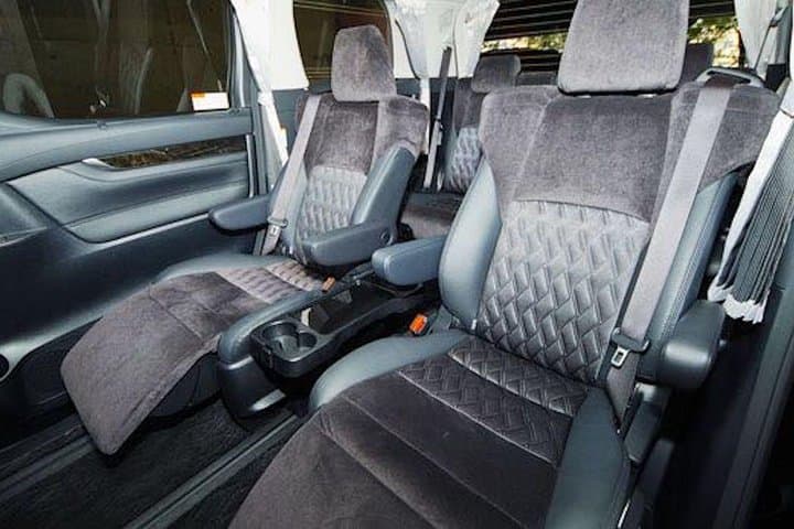 Private Alphard Hire in Osaka city with English Speaking Driver — photo 2