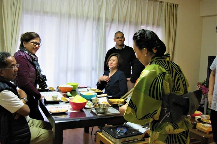 Sushi and Japanese Foods Cooking Class in Osaka — photo 4