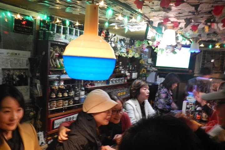 Bar hopping with Local food with a guide — photo 2