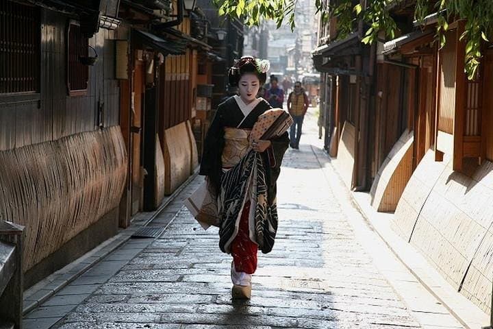 Gion and Fushimi Inari Shrine Kyoto Highlights with Government-Licensed Guide — photo 14