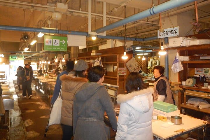 Good Morning Breakfast at local fish market with a guide — photo 5