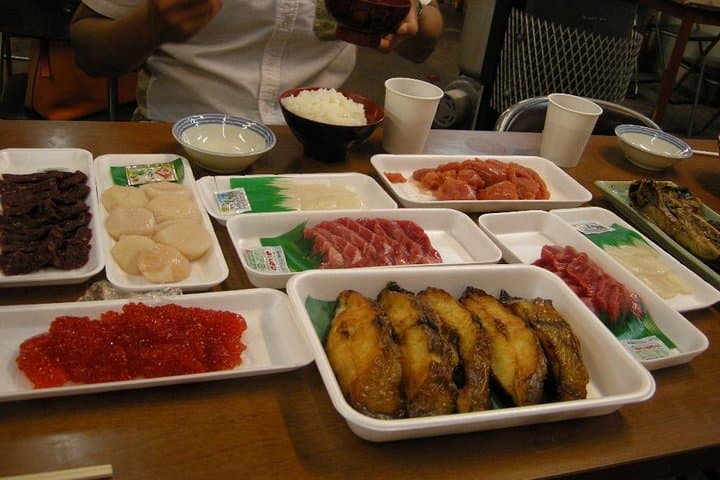 Good Morning Breakfast at local fish market with a guide — photo 8