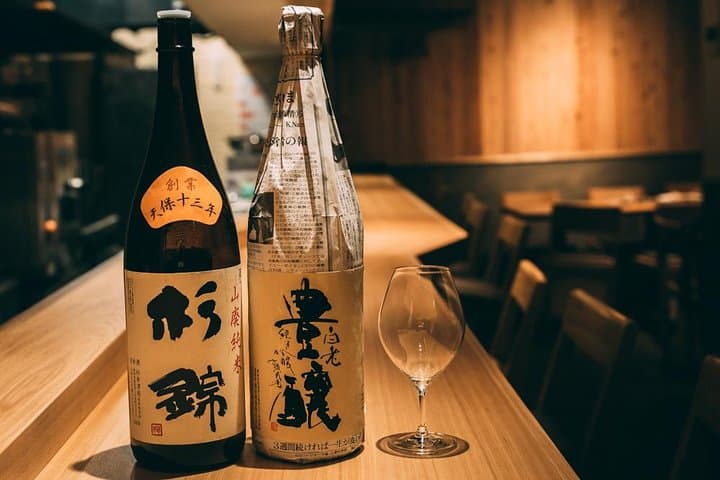 Sake Tasting Masterclass in Shinjuku (8+ Varieties with a Pro) — photo 4
