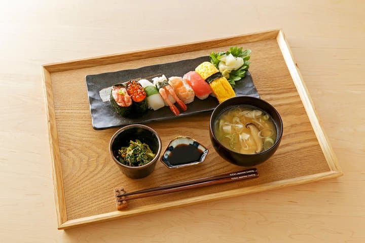 Omakase-Style Sushi Class with Local Supermarket Tour — photo 1
