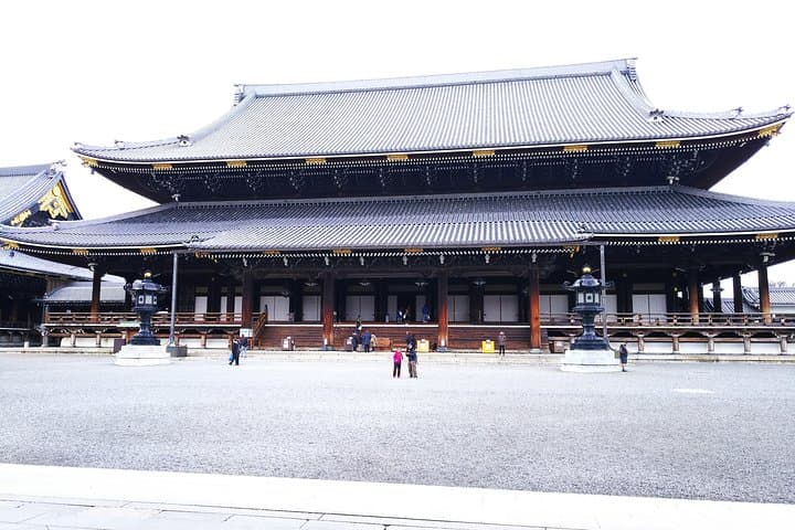 Kyoto Imperial Palace and Nijo Castle Walking Tour — photo 2