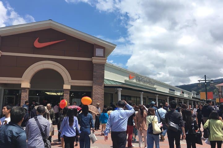 Mt Fuji Hidden Gem & Gotemba Premium Outlets with Local Driver — photo 4