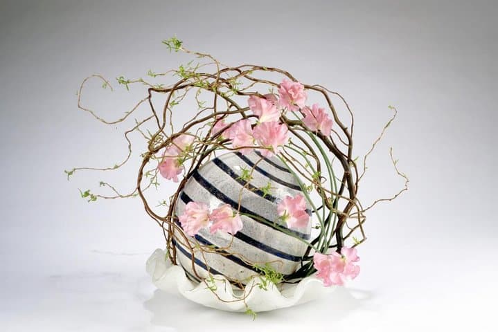 Tokyo Ikebana, Japanese Traditional Flower Arrangement Experience — photo 4