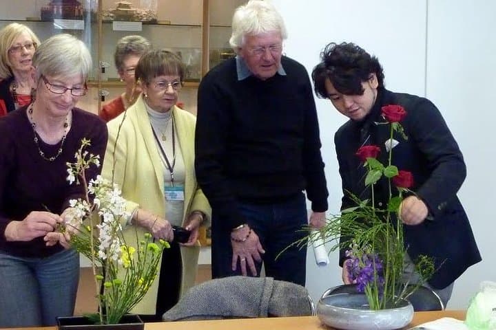 Tokyo Ikebana, Japanese Traditional Flower Arrangement Experience — photo 6