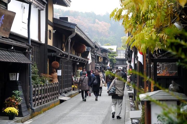 One-Way Bus from Takayama to Osaka via Shirakawago — photo 19