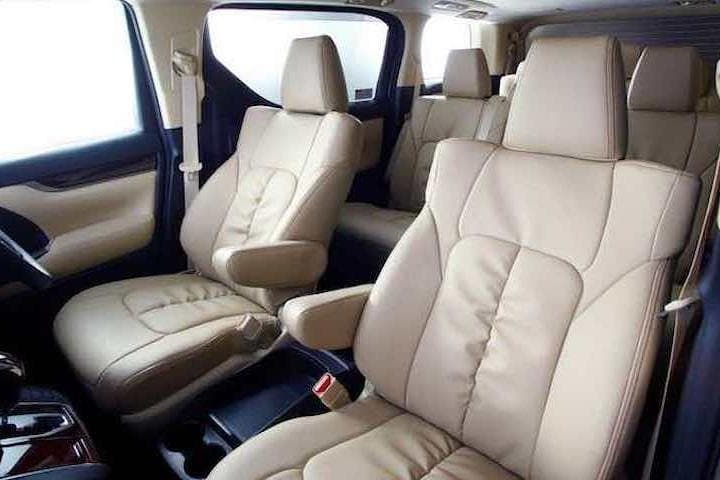 Hokkaido Private Car Service – Toyota Alphard with Driver — photo 3