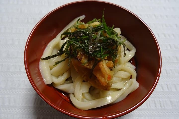 Experience all of Japanese culture and Japanese food experience classes "origami, udon, Japanese food, green tea, calligraphy" in 4 hours — photo 2