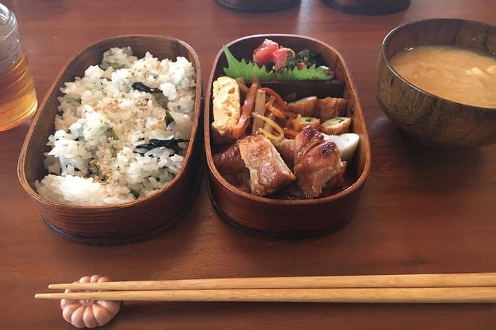 Hands-on Japanese Cooking in a Shinjuku Home Kitchen with Satoru — photo 4