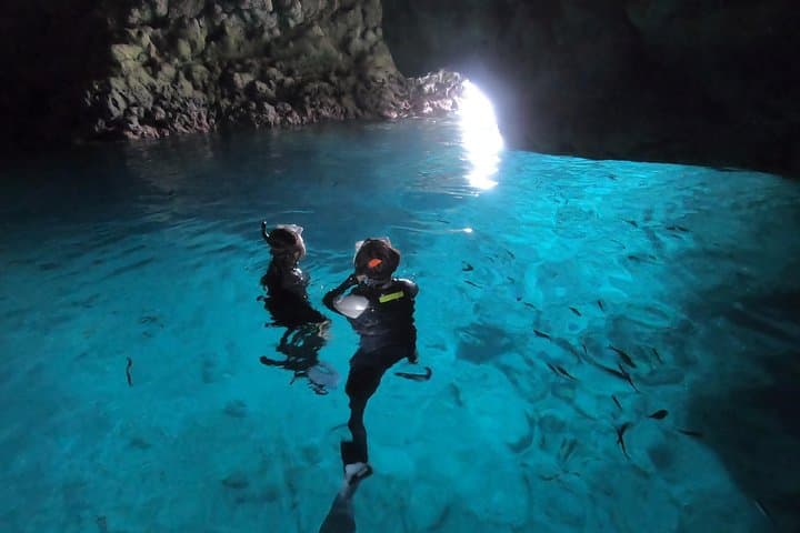 Snorkeling in the Blue Cave area【Okinawa Prefecture: Free feeding & photo images!English and Chinese speaking guide available! — photo 2