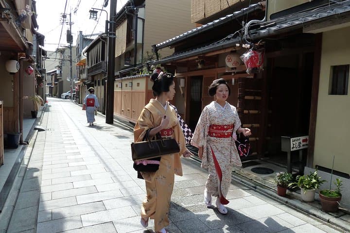 Secret Eastern Kyoto Biking Adventure — photo 5