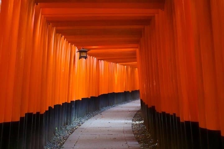Private Fushimi Inari sightseeing and Nishiki Food Tour — photo 1
