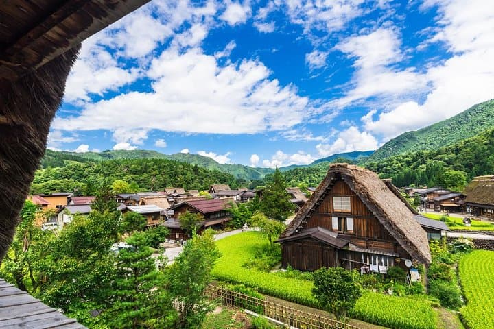 2 Day Tateyama Kurobe Alpine Route, Hida Takayama & Shirakawa-go — photo 2