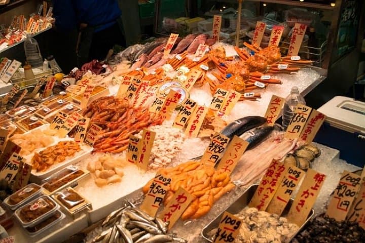Private Fushimi Inari sightseeing and Nishiki Food Tour — photo 4