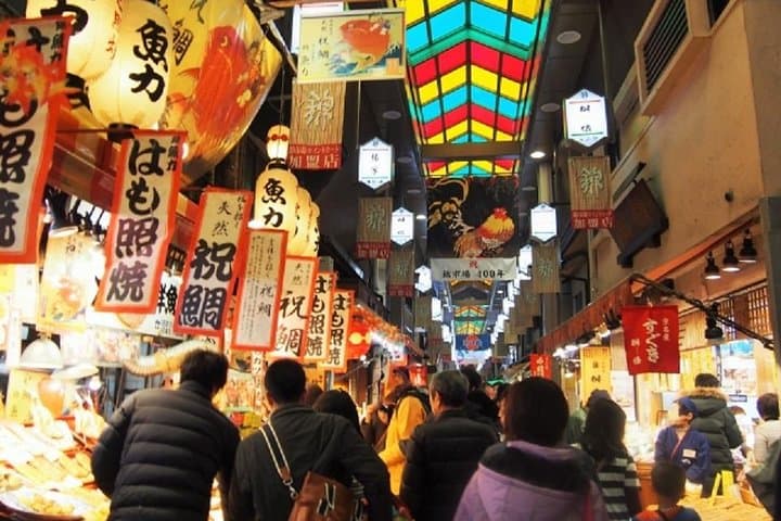Private Fushimi Inari sightseeing and Nishiki Food Tour — photo 2