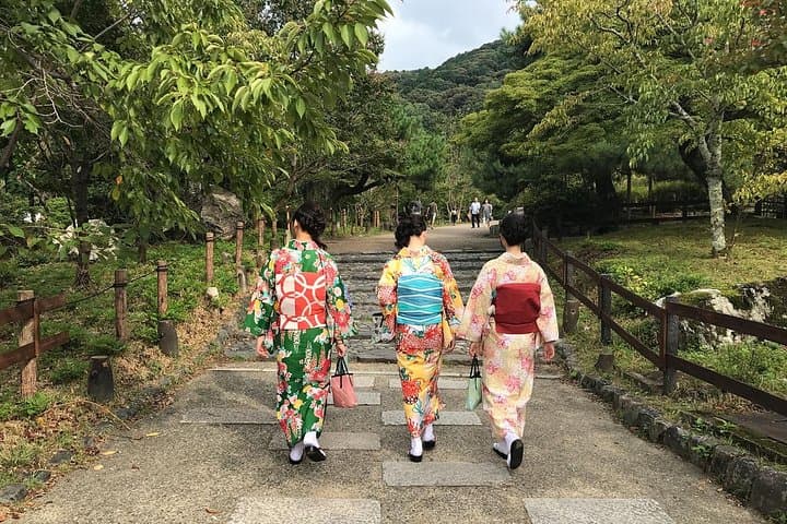 Kyoto Gion Private Tour with a Local Guide – Geisha District — photo 4