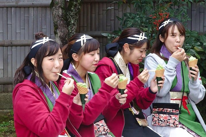 Kyoto Gion Private Tour with a Local Guide – Geisha District — photo 14
