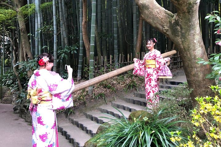 Historic Kamakura: Temples, Shrines and Street Food Private Walking Tour — photo 8