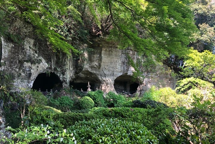 Historic Kamakura: Temples, Shrines and Street Food Private Walking Tour — photo 11