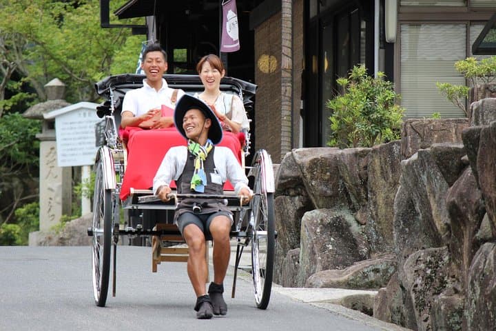 Private Miyajima Rickshaw Tour Including Itsukushima Shrine — photo 3