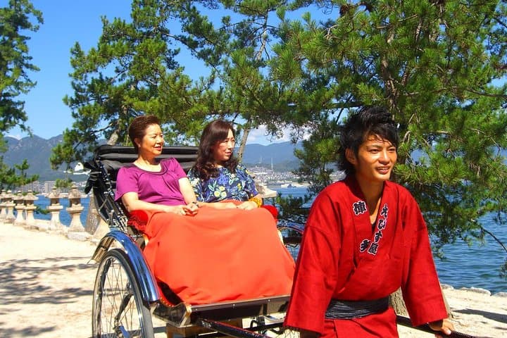 Private Miyajima Rickshaw Tour Including Itsukushima Shrine — photo 6
