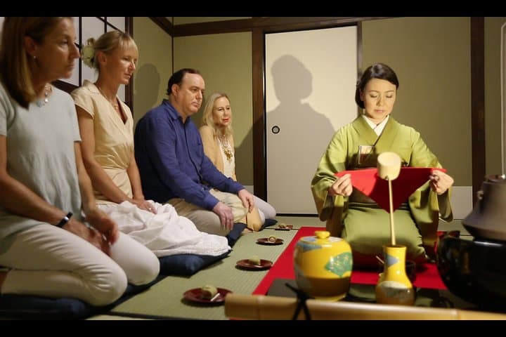 Tea Ceremony Workshop in Tokyo by the Official Instructor — photo 3
