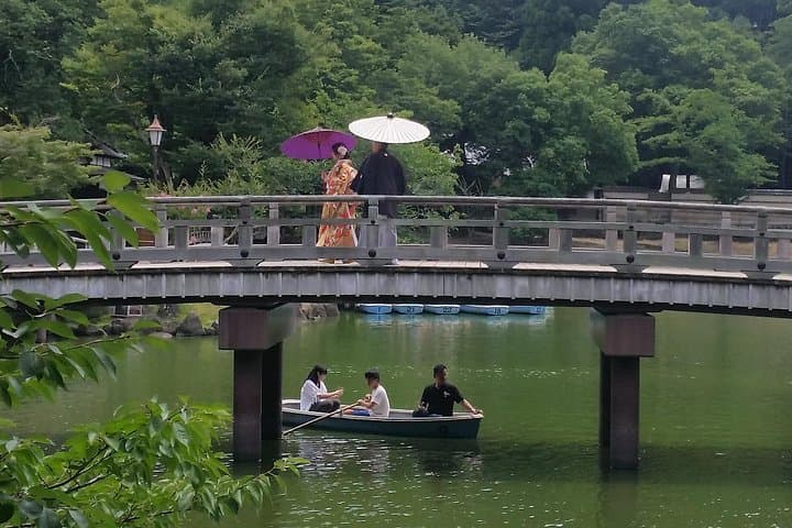 Osaka Castle & Blossoms: A Journey Through History and Beauty — photo 3