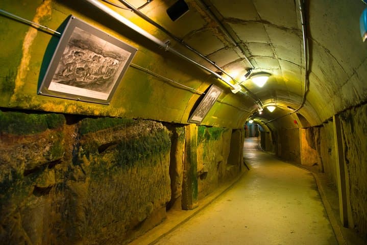Former Navy HQ Headquarters Fees for visiting historical buildings for war and peace — photo 2