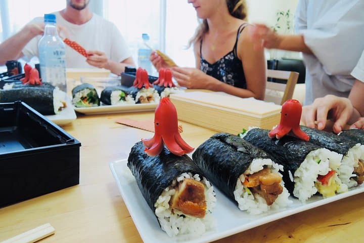 Homemade Sushi and Supermarket Tour in Kamakura — photo 4