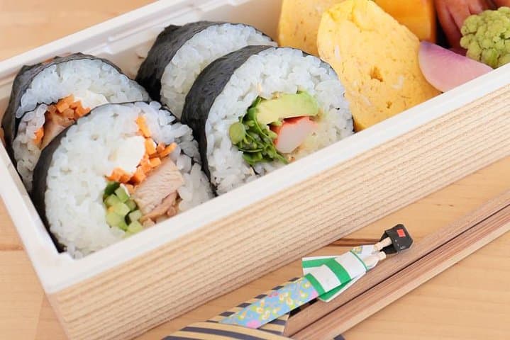 Homemade Sushi and Supermarket Tour in Kamakura — photo 5
