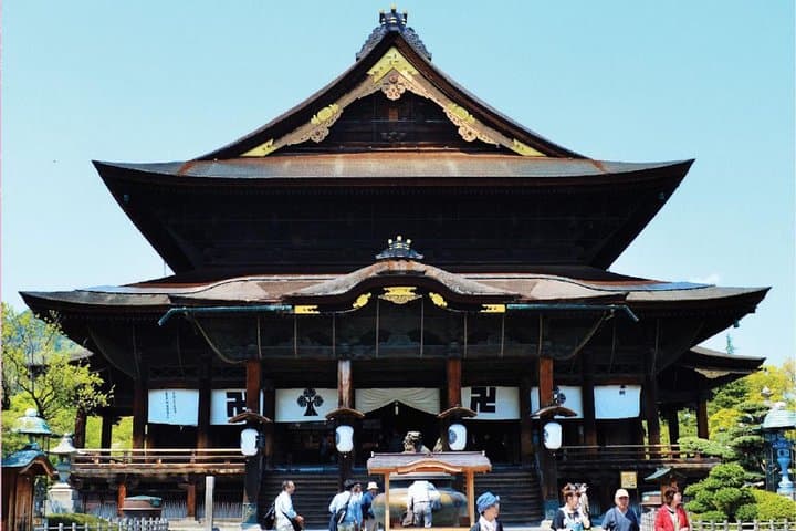 2-Day Snow Monkey Tour: Nagano to Takayama via Matsumoto — photo 4