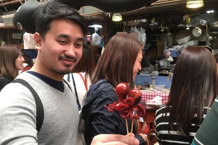 Kuromon Market Food Walking Tour in Osaka (6 stops, 6 tastes) — photo 2