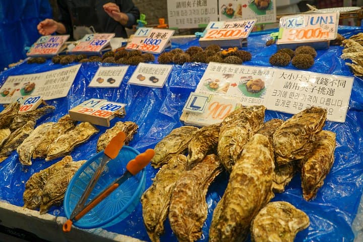 Kuromon Market Food Walking Tour in Osaka (6 stops, 6 tastes) — photo 8