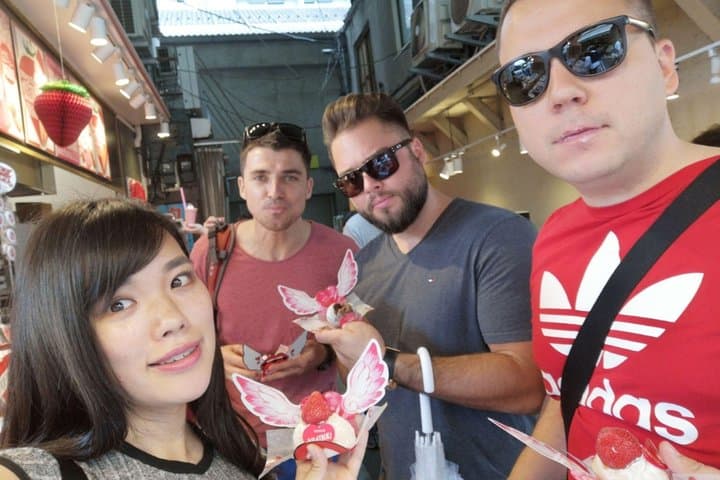 Tsukiji Fish Market: Behind the Scenes & 10 Seafood Tastings — photo 16