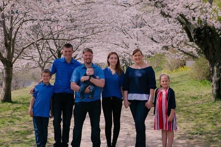 Private Photo Session with a Local Photographer in Iwakuni — photo 4