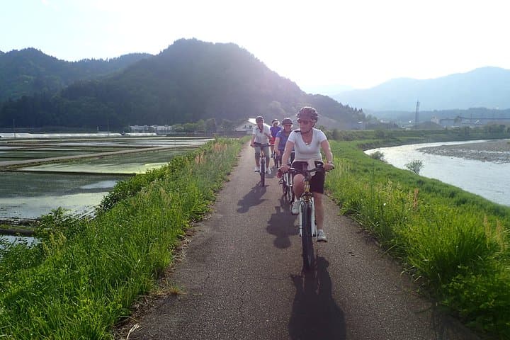 Private Afternoon Cycling Tour in Hida-Furukawa — photo 11