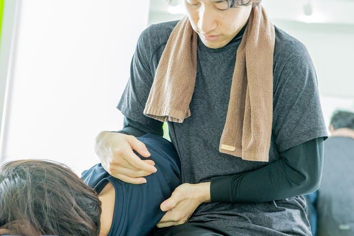 Experience shiatsu stretch in Japan