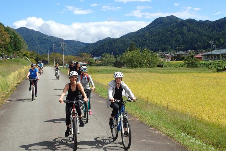 Private Afternoon Cycling Tour in Hida-Furukawa — photo 6