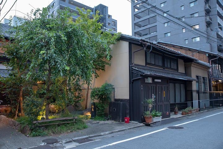 Highlights & Hidden Gems With Locals: Best of Kyoto Private Tour — photo 5