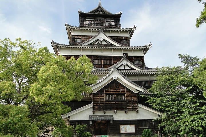 Private Sightseeing Walking Tour in Hiroshima with a Guide — photo 5