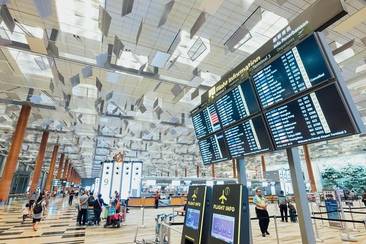 Shared Departure Transfer : Yokohama City to Narita International Airport — photo 4