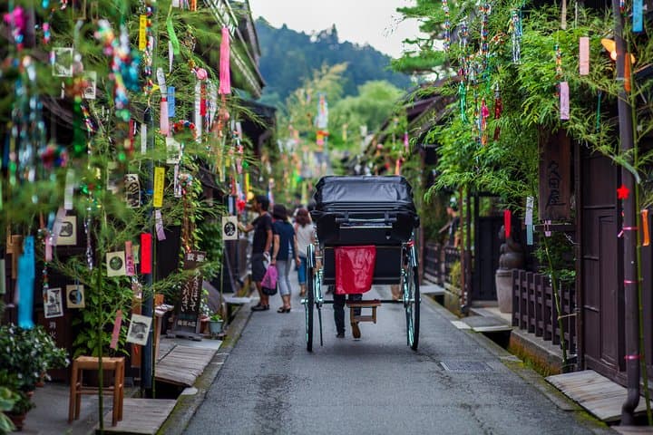 Private Rickshaw Ride in Takayama