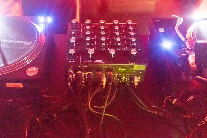 Shibuya House Disco Techno DJ Bars Experience — photo 4