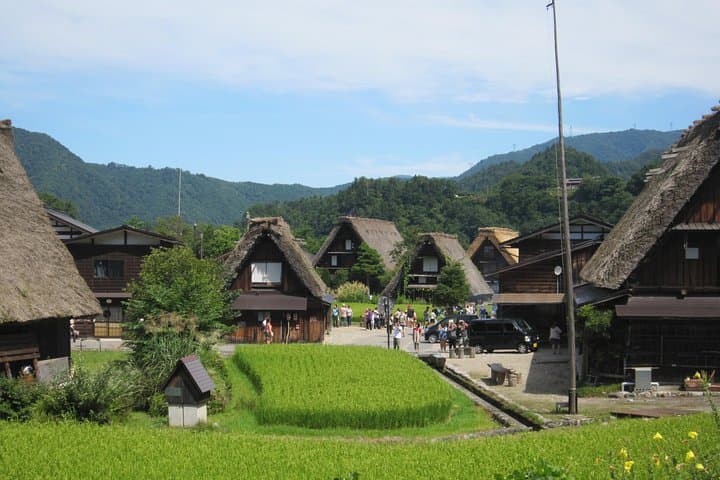 [One-day bus tour departing from Kanazawa Station] Shirakawa-go and Gokayama - Two World Heritage Villages Enjoyable Bus Tour — photo 4